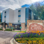 the cliffs at 6th avenue